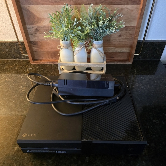 Xbox One 500gbs Model 1540 No Controller - Picture 3 of 6